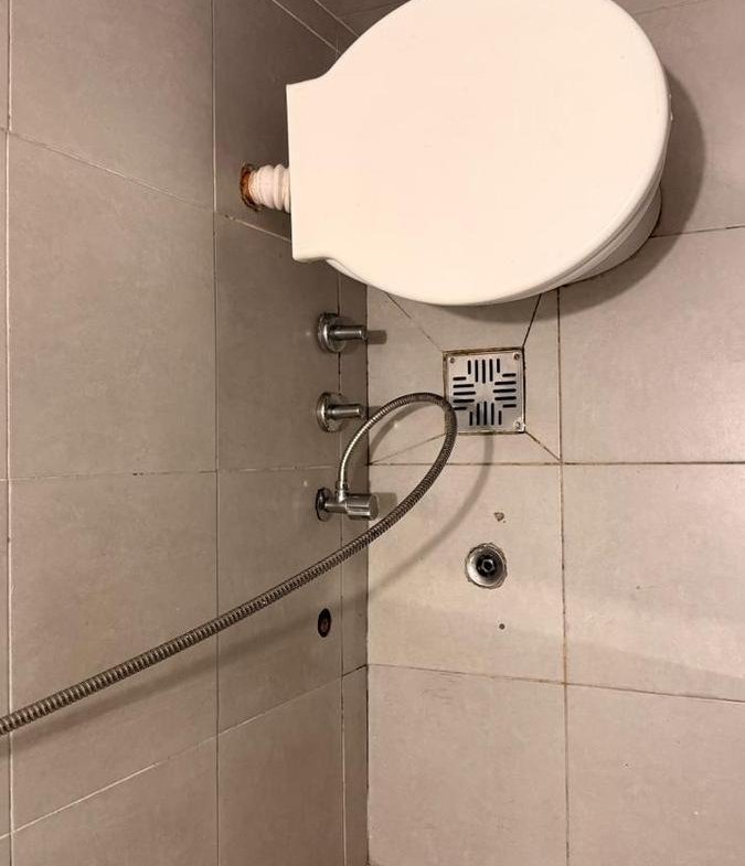 675